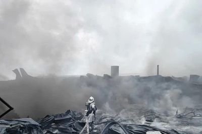Hà Nội: Hiện trường nhà xưởng bị thiêu rụi ở Chương Mỹ