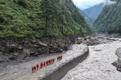 Nepal từ chối các đội cứu hộ nước ngoài sau thảm họa 'sóng thần trên cạn'