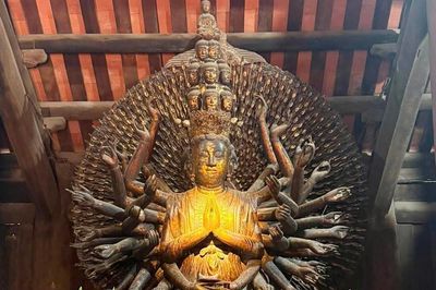 Đi giữa mây, mưa và nghìn con mắt: Phải biết kính sợ, biết cầu xin và cũng biết tạ ơn