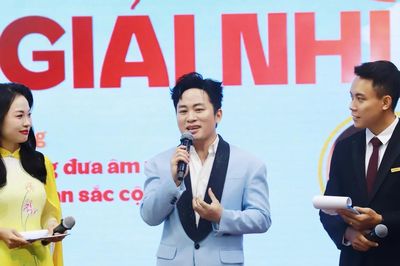 Bất ngờ với ca sĩ Tùng Dương