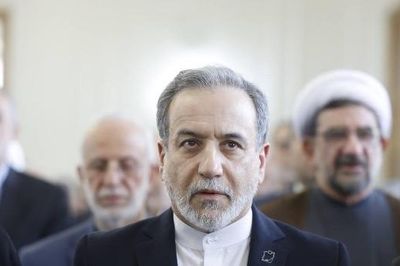 Iran để ngỏ khả năng nối lại đối thoại với Mỹ, tuyên bố kiểm soát Hormuz