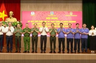 Hội nghị Ký quy chế phối hợp và trao tặng kỷ niệm chương giữa Kiểm toán Nhà nước với Bộ Công an và VKSND tối cao