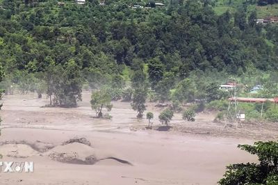 Thương vong tiếp tục tăng trong thảm họa lũ quét tại Nepal và Trung Quốc