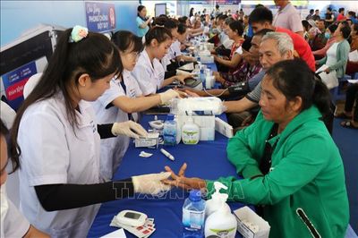 Tăng tốc thực hiện mục tiêu khám sức khỏe miễn phí toàn dân