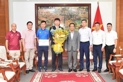 Chính phủ tặng thưởng 300 triệu đồng cho Đội tuyển Bóng đá nam quốc gia