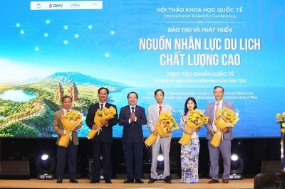 Muốn du lịch Việt Nam vươn tầm, phải nâng chuẩn nguồn nhân lực