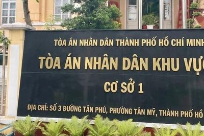 Người mẹ có con trai bị bệnh hiểm nghèo thắng kiện công ty bảo hiểm