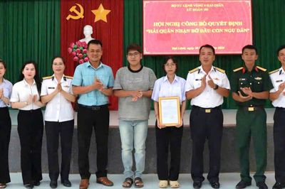 Lữ đoàn 101 Hải quân tiếp sức con ngư dân vượt khó vươn lên