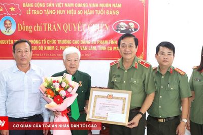 60 năm tuổi Đảng - dấu son của những người trọn niềm tin