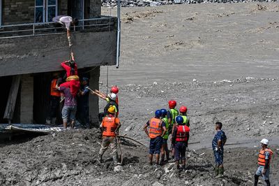 Nepal chạy đua với thời gian tìm kiếm người mất tích