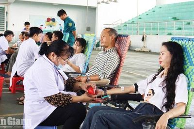 Chợ Mới tiếp nhận 200 đơn vị máu