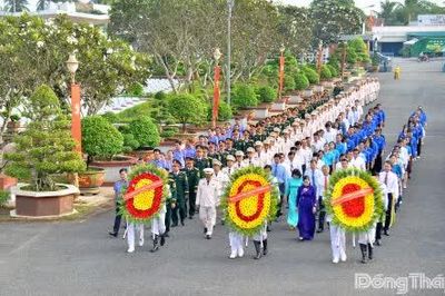 Lãnh đạo tỉnh Đồng Tháp dâng hoa, dâng hương tại Nghĩa trang liệt sĩ Tiền Giang