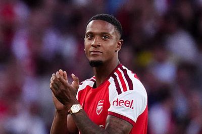 HLV Mikel Arteta xác nhận Ezri Konsa sẵn sàng ra mắt Arsenal ở chuyến làm khách Aston Villa