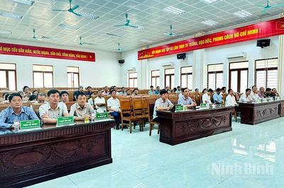 Đảng ủy phường Tây Hoa Lư, phường Nguyễn Úy tổ chức nghiên cứu, học tập Nghị quyết Hội nghị lần thứ ba, khóa XIV