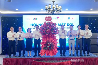Ra mắt và triển khai hoạt động Câu lạc bộ Niềm tin số tỉnh Ninh Bình