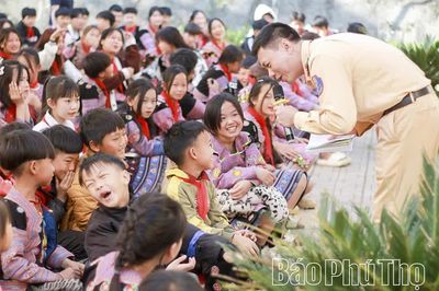 Không để học sinh điều khiển phương tiện khi chưa đủ điều kiện