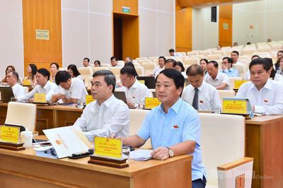 Thông qua 11 nghị quyết quan trọng tại Kỳ họp thứ năm HĐND tỉnh khóa XX