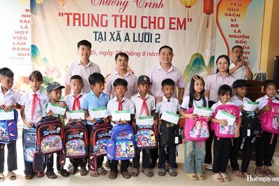 Tiếp sức đến trường, sẻ chia cùng trẻ em và hộ nghèo A Lưới