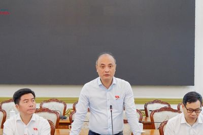 Đoàn khảo sát của Ủy ban Khoa học, Công nghệ và Môi trường làm việc với UBND TP. Hồ Chí Minh