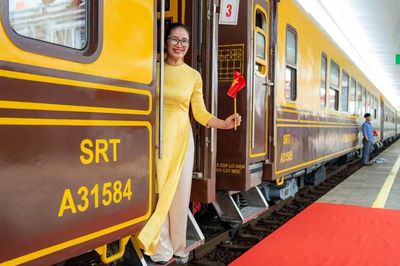 Khai trương đoàn tàu di sản Phong Nha - Cố đô Huế