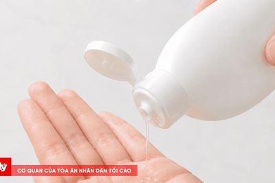 Bộ Y tế yêu cầu thu hồi 2 lô dung dịch vệ sinh phụ nữ Rolux AF