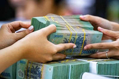 Lãi suất liên ngân hàng qua đêm giảm mạnh về 1,2%/năm