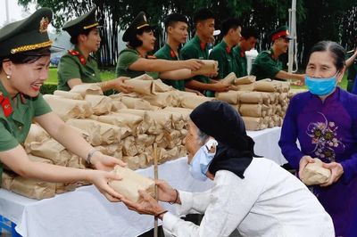 Dành 45.000 suất quà tặng nhân dân và du khách viếng Lăng Bác dịp 2/9