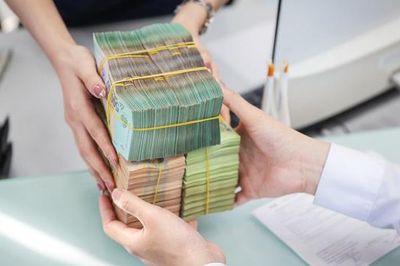 Lãi suất liên ngân hàng giảm liên tục về còn 2%/năm
