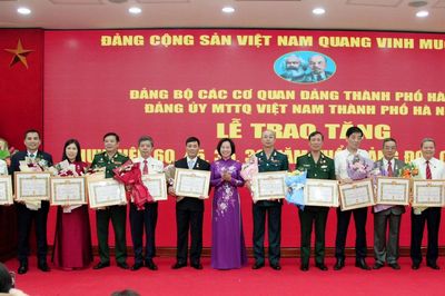 Hà Nội tri ân, tôn vinh các đảng viên lão thành