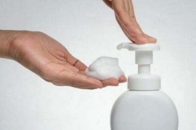 Bộ Y tế thu hồi 2 lô dung dịch vệ sinh phụ nữ được xác định là hàng giả