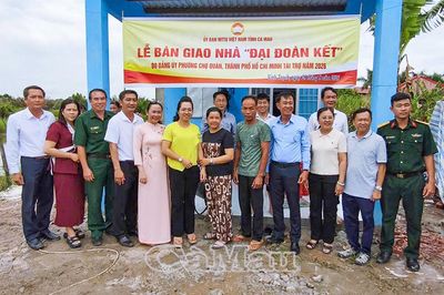 Bàn giao nhà Đại đoàn kết từ nguồn hỗ trợ của Thành phố Hồ Chí Minh