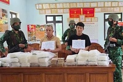 Chặn bắt xe bán tải, thu giữ hơn 28,5kg ma túy