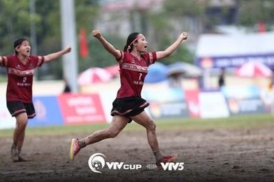 CLB Hoàng Anh Gia Lai đề nghị tiếp nhận, đào tạo đội bóng đá nữ xã Đak Đoa