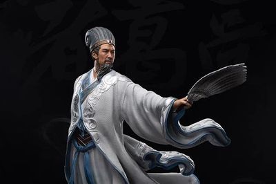 Vì sao Gia Cát Lượng luôn cầm quạt lông trên tay?