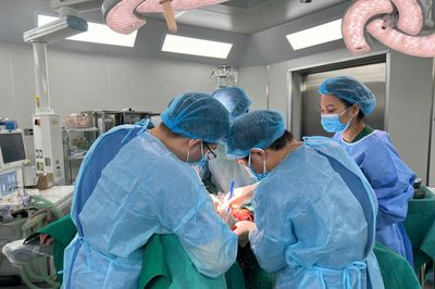 Giấu bệnh để con yên tâm làm ăn, ngày nhập viện khối ung thư lớn tới 20cm