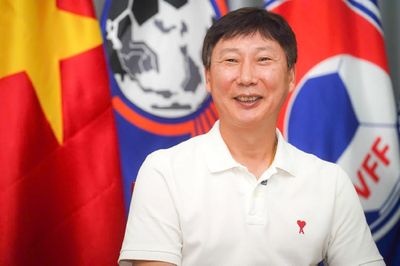 HLV Kim Sang-sik: Vợ khuyên ở hẳn Việt Nam, nhưng giá nhà cao quá không mua được