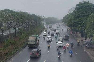 Hà Nội mưa dông ngày đầu kỳ nghỉ lễ Quốc khánh