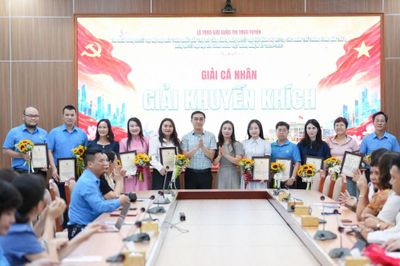 Cán bộ Công đoàn triển khai thực hiện các Nghị quyết của Đảng