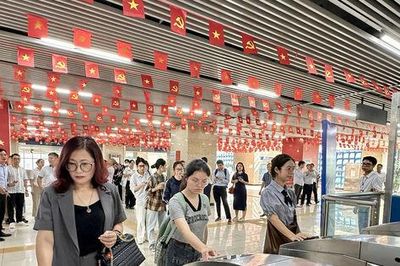 Hà Nội áp dụng vé điện tử liên thông giữa xe buýt và metro từ 1-9