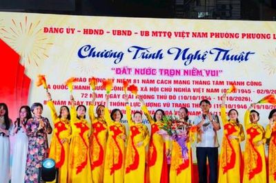 Phường Phương Liệt sôi nổi chương trình nghệ thuật 'Đất nước trọn niềm vui'