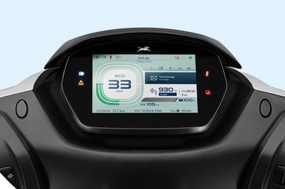 Trang bị ngang SH Mode, xe máy điện giá 31,5 triệu đồng thiết kế sang trọng, chạy tới 114km/lần sạc
