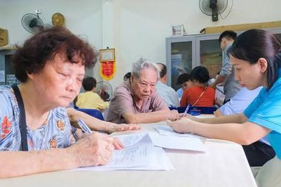 Cách nhận trợ cấp hằng tháng khi chưa đủ điều kiện hưởng lương hưu