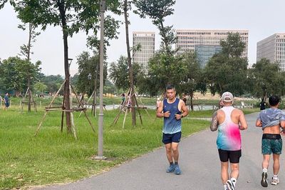 Nam giới cần tránh gì trong những ngày nghỉ lễ để bảo vệ sức khỏe?