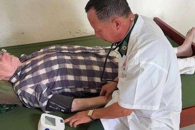 Được quân y giúp đỡ, người đàn ông Mỹ ngỏ ý hiến tạng cho y học Việt Nam