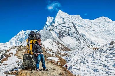 Vì sao các sông băng ở dãy núi Himalaya được coi là nơi ở của thần linh?