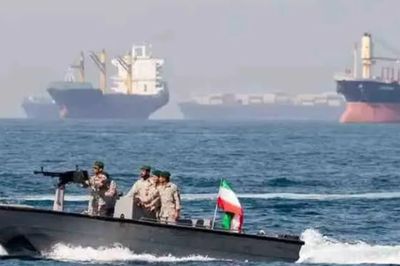 'Lá bài' Hormuz của Iran dần mất sức nặng