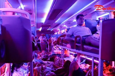 Hà Nội: Đội CSGT số 6 kịp thời ngăn chặn xe nhồi nhét khách dịp nghỉ lễ