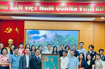 Học Bác để tự soi, tự sửa, nâng cao trách nhiệm phục vụ nhân dân