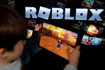 Mối lo an toàn khi trẻ vùi mình vào Roblox