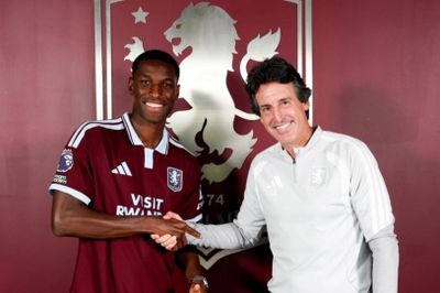 Aston Villa phá hai kỷ lục chuyển nhượng trong một mùa hè